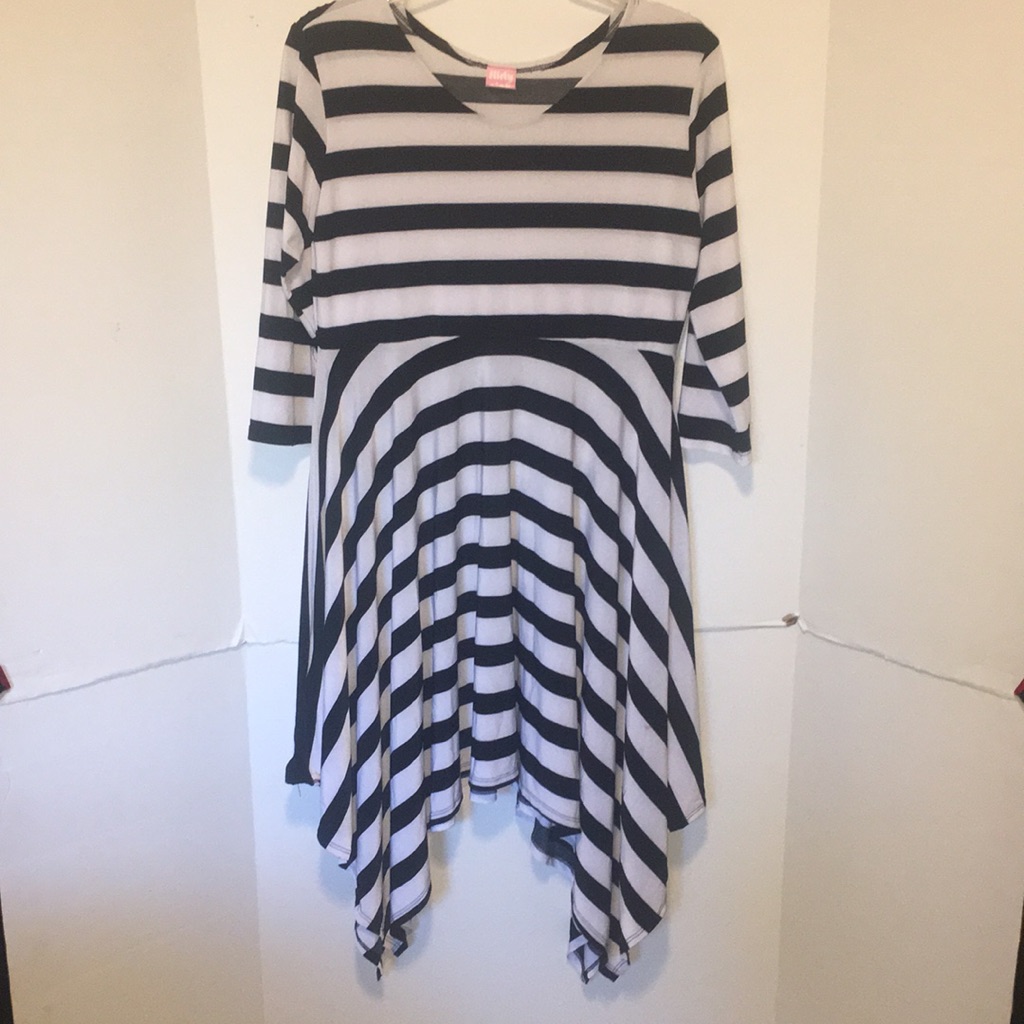 Flirty Pink Brand Maternity Dress 95 Polyester 5 Spandex Size M